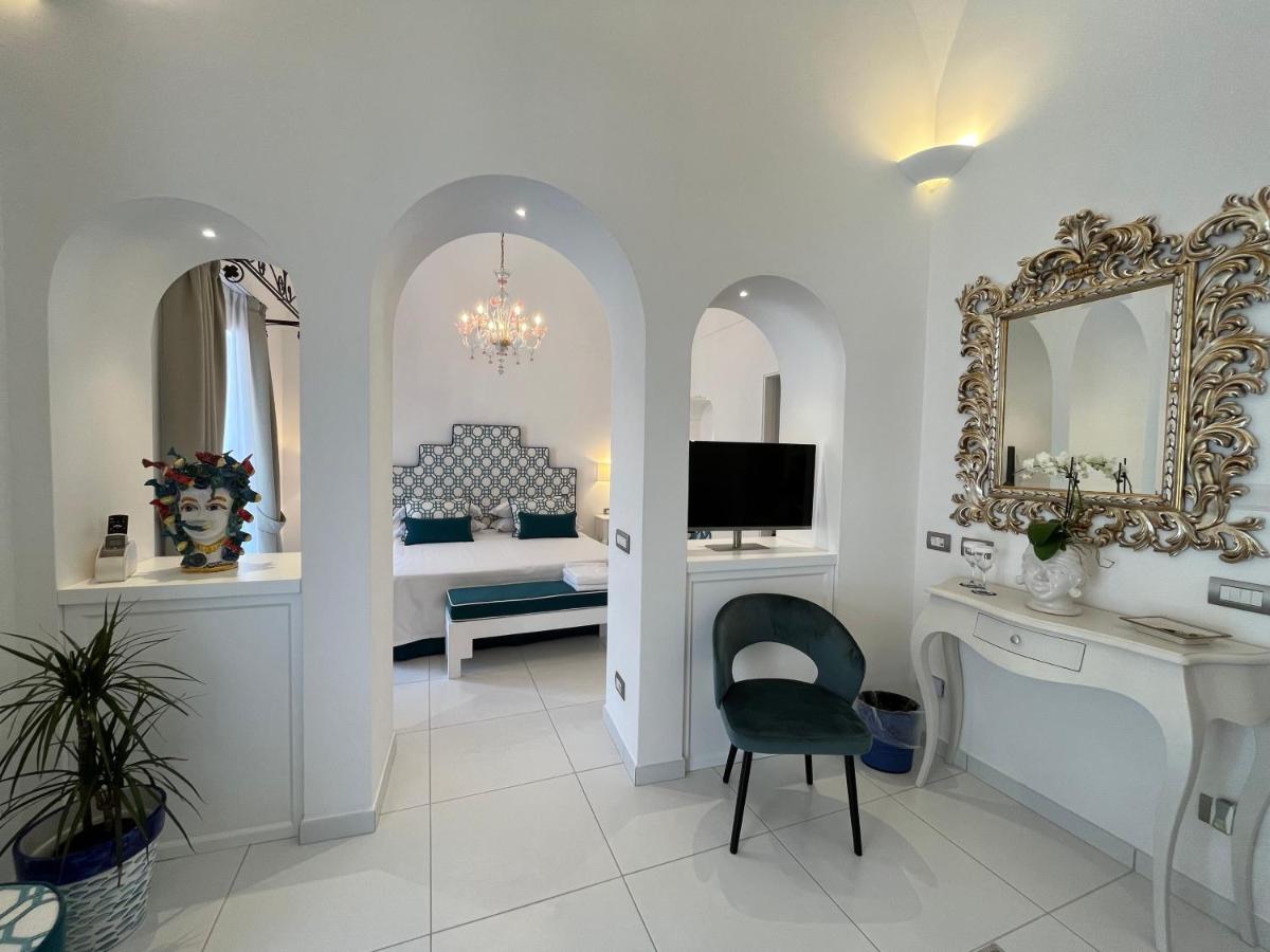 Milky Suites Позитано Екстериор снимка